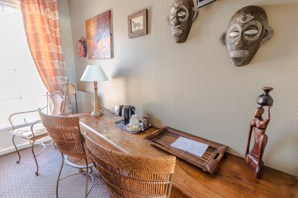 Chambre double confort thème afrique hôtel touristique et professionnel à Challans